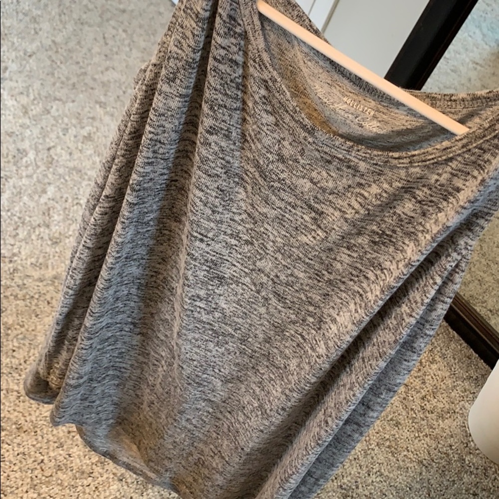 NWOT!! Hollister Top!! - Picture 3 of 4